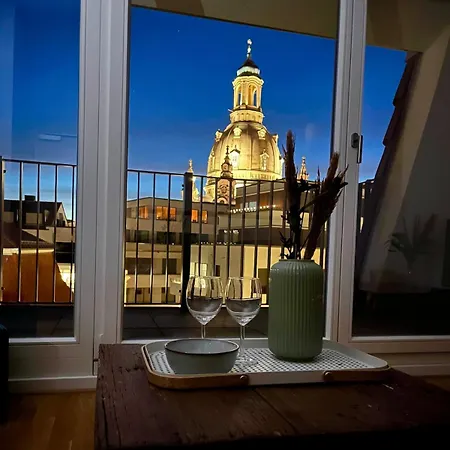 Apartment Dream view in Dresden Old Town *